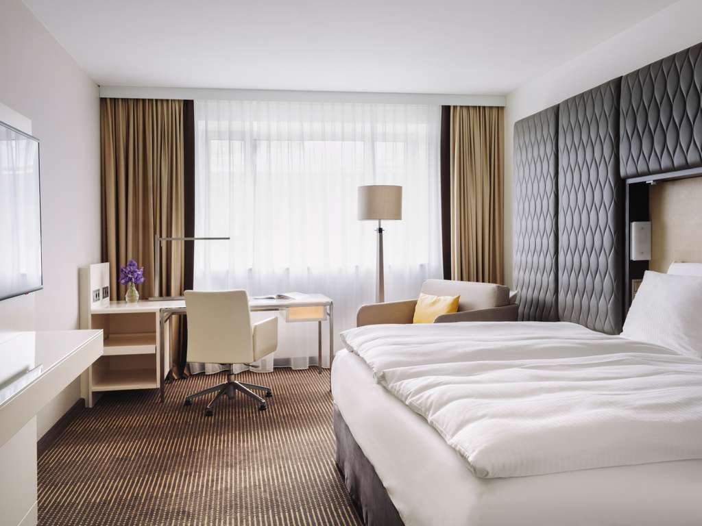 Pullman Berlin Schweizerhof - Image 4